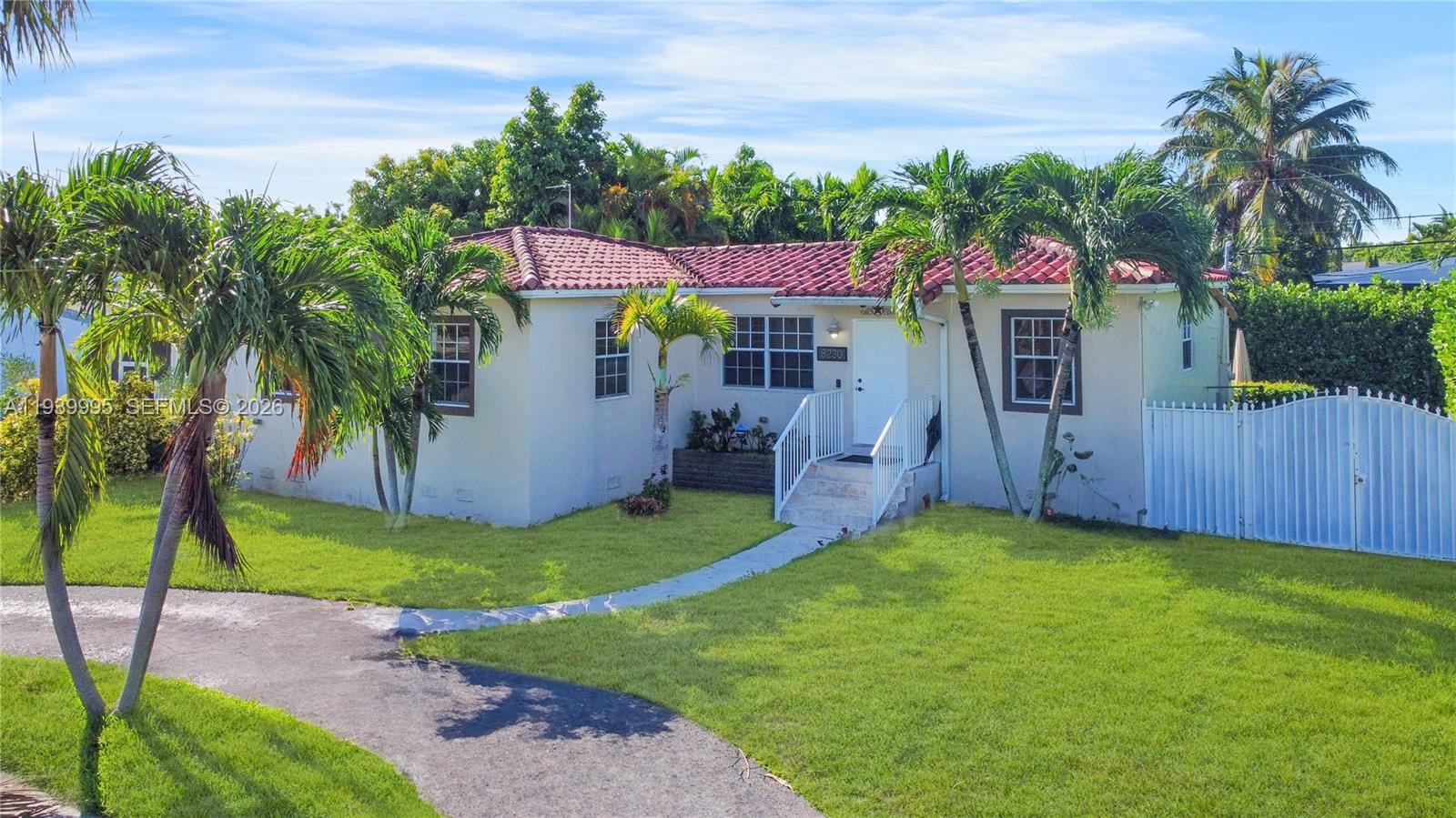 8230 Southwest 30th Street Miami, FL 33155 - Photo 9 of 27