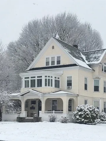 $2,395 | 35 Grafton Street, Unit 2, Shrewsbury, MA 01545