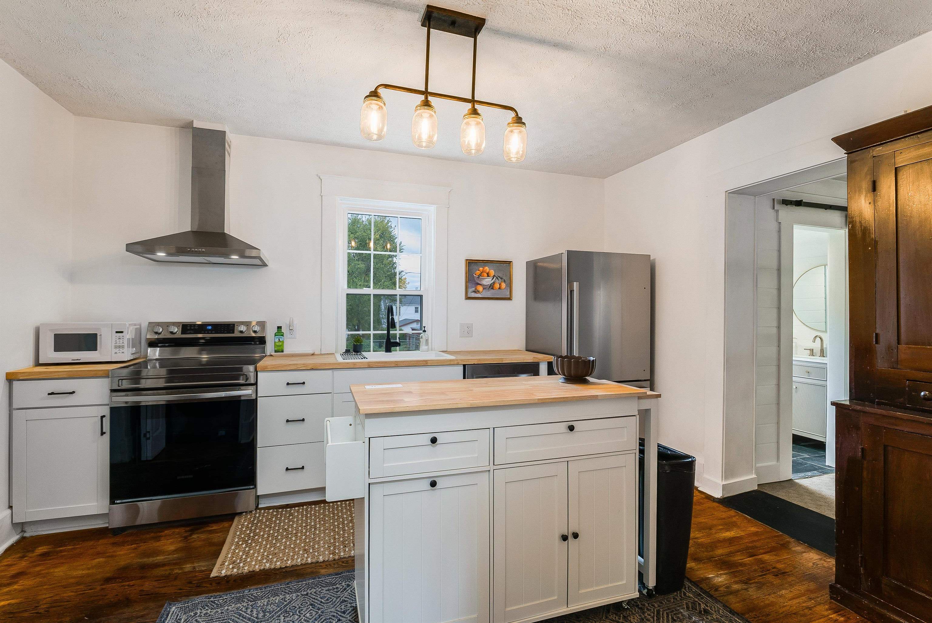 1637 Mulberry Street Waynesboro, VA 22980 - Photo 4 of 51