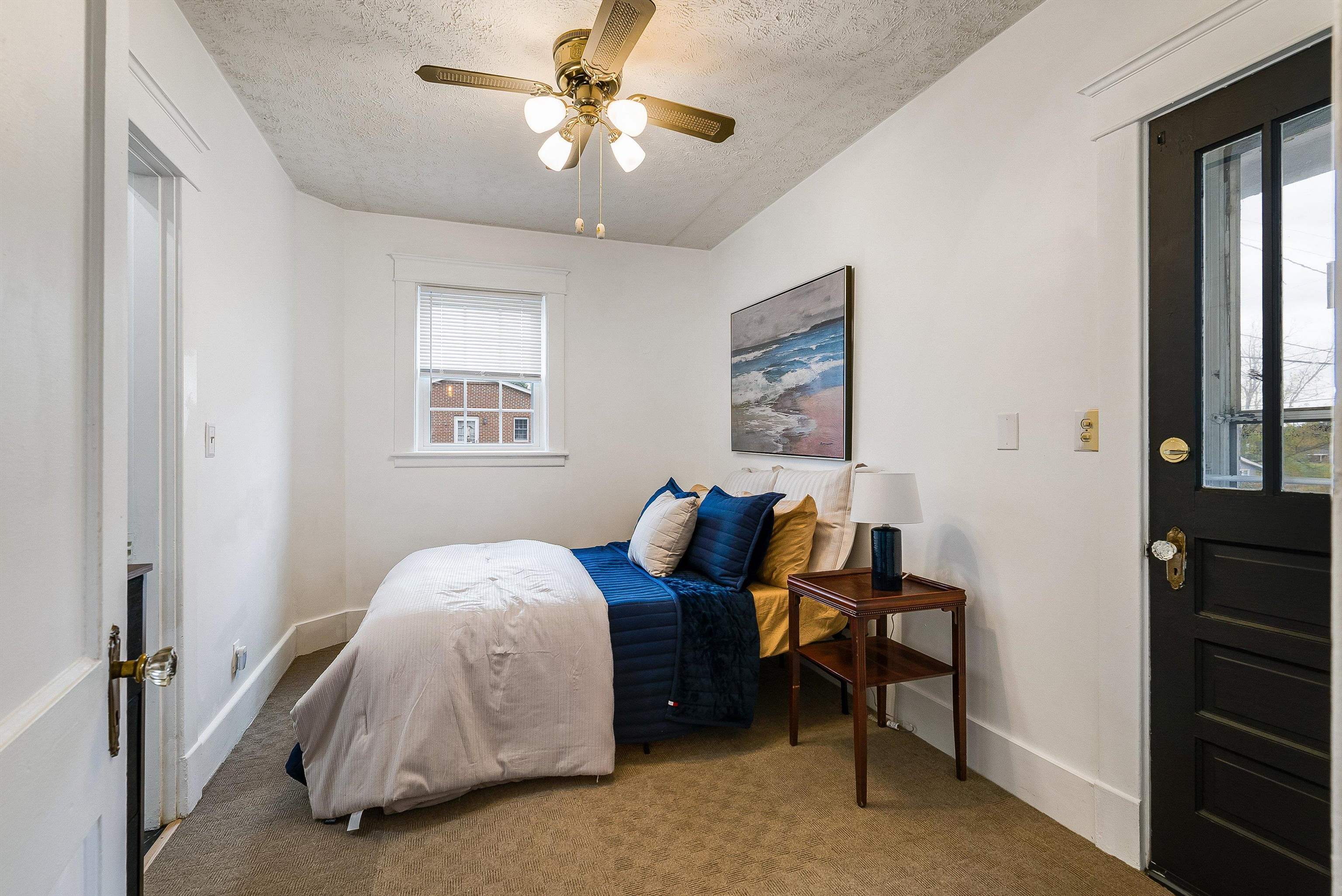 1637 Mulberry Street Waynesboro, VA 22980 - Photo 7 of 51