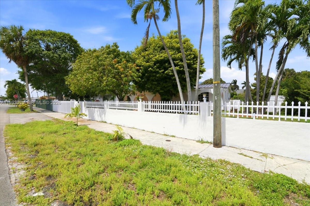 1271 West 83rd Street Hialeah, FL 33014 - Photo 16 of 51