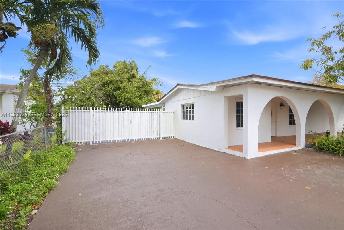 1271 West 83rd Street Hialeah, FL 33014 - Photo 3 of 51