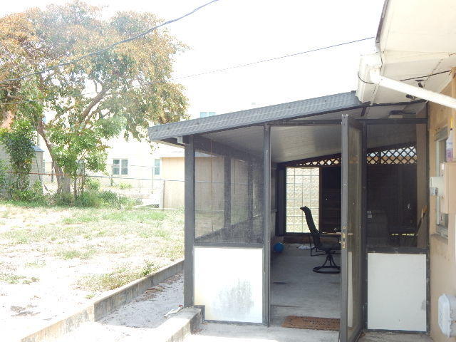 5658 Columbus Road West Palm Beach, FL 33405 - Photo 2 of 6 columbus2