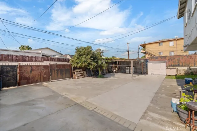 $899,000 | 11113 Van Buren Avenue, Los Angeles, CA 90044
