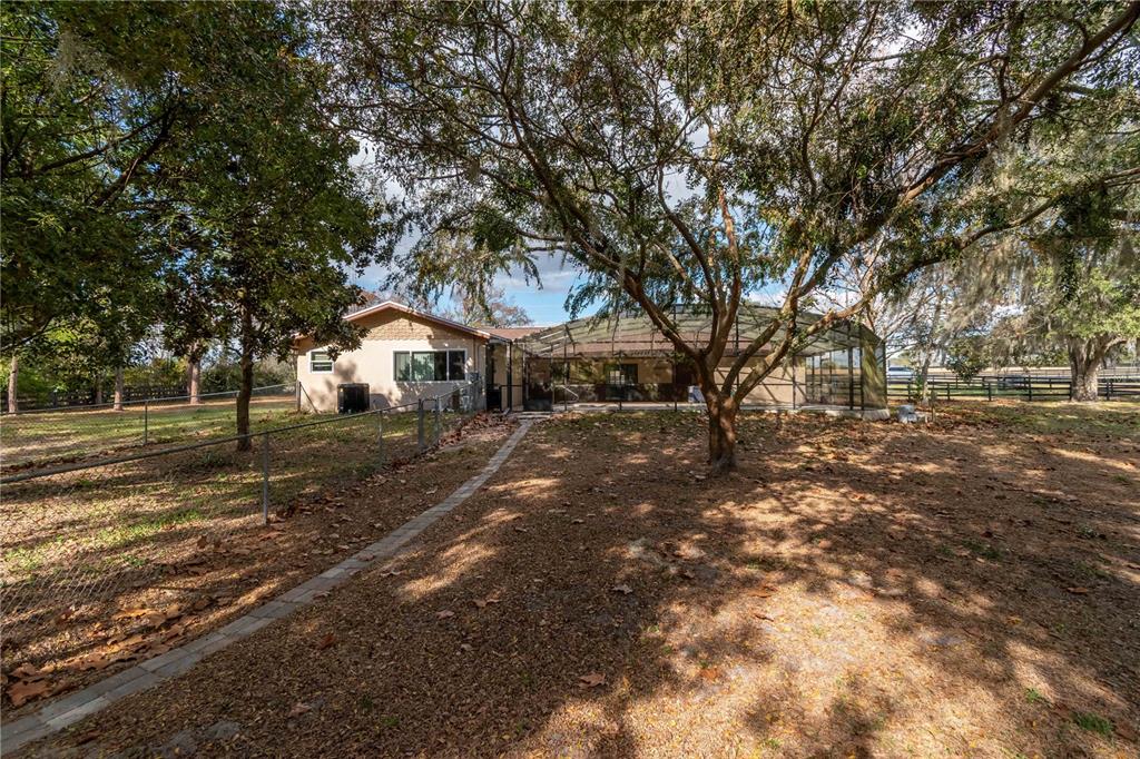 2902 Marion County Road Weirsdale, FL 32195 - Photo 51 of 86