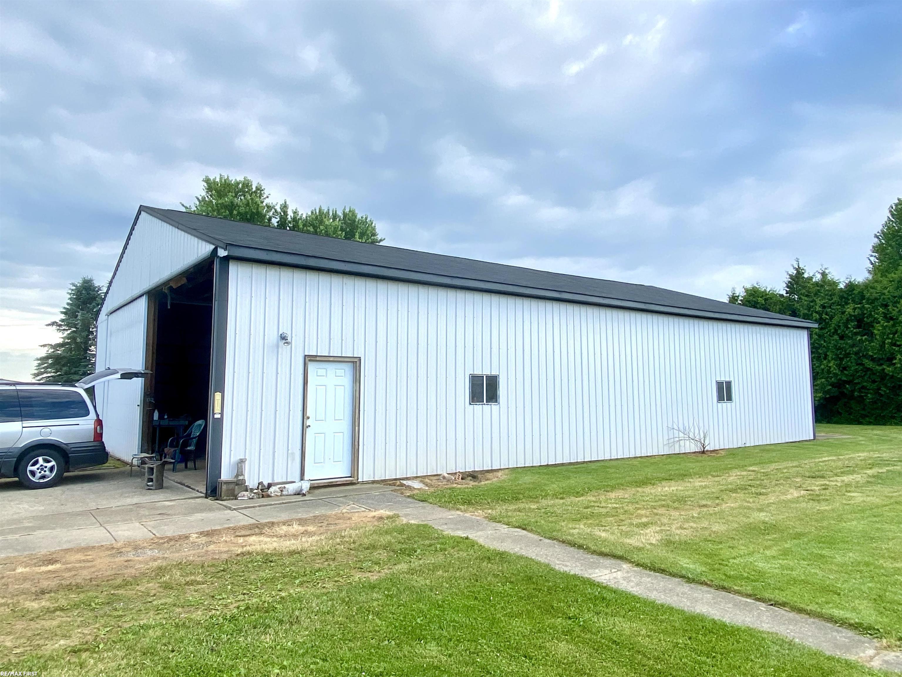 17250 Armada Center Road Armada, MI 48005 - Photo 14 of 32