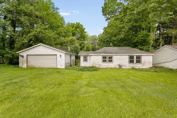 $89,900 | 69408 Elkhart Road, Edwardsburg, MI 49112
