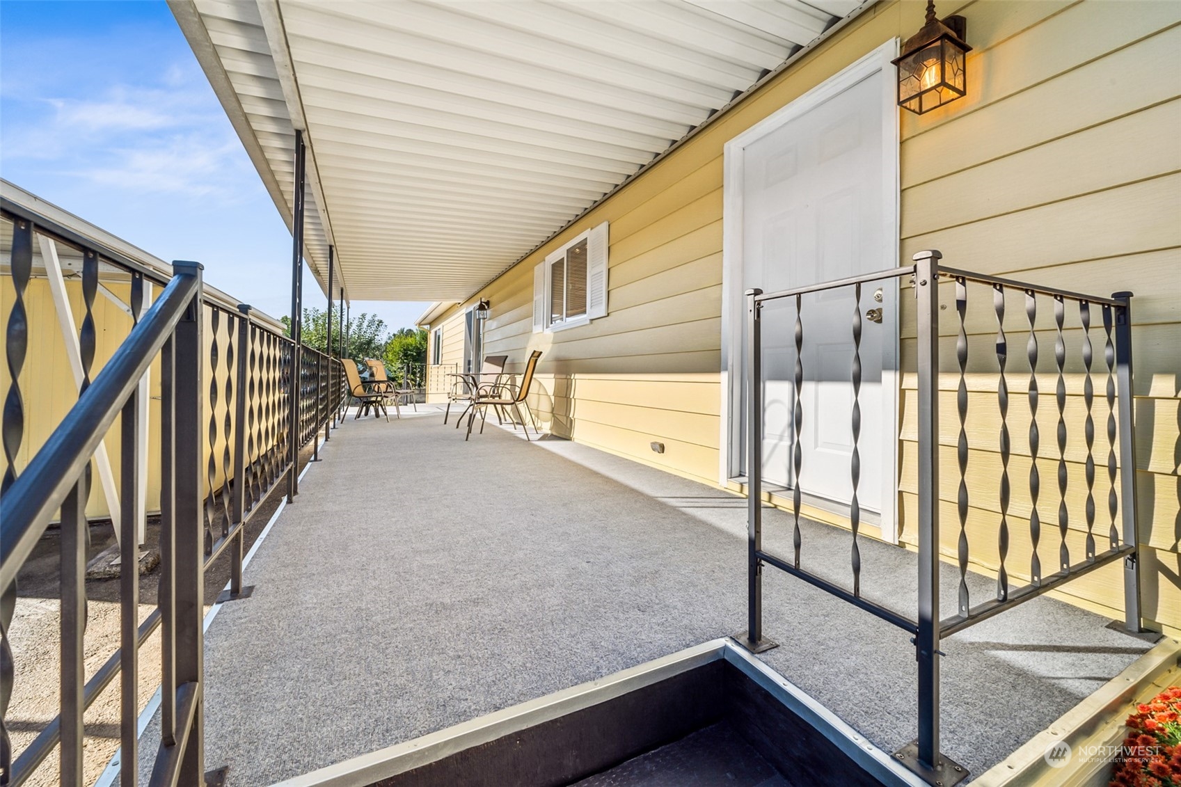 1272 Spruce Drive Enumclaw, WA 98022 - Photo 18 of 23 a view of entryway