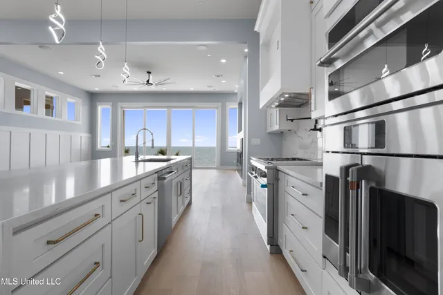 $1,998,000 | 1855 Beach Boulevard, Biloxi, MS 39531