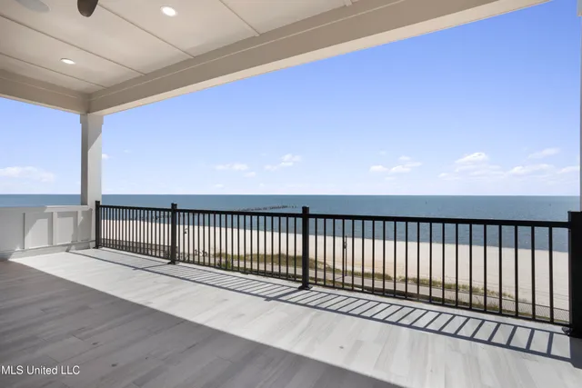 $1,998,000 | 1855 Beach Boulevard, Biloxi, MS 39531