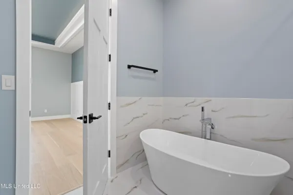 $1,998,000 | 1855 Beach Boulevard, Biloxi, MS 39531