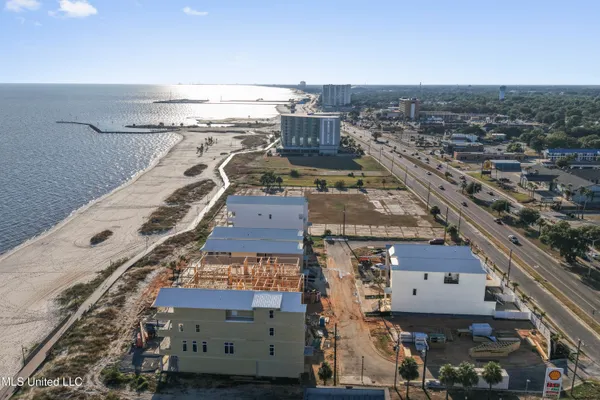 $1,998,000 | 1855 Beach Boulevard, Biloxi, MS 39531