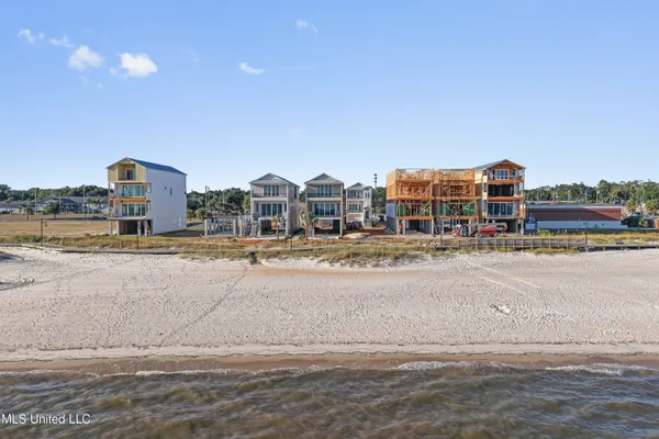 $1,998,000 | 1855 Beach Boulevard, Biloxi, MS 39531