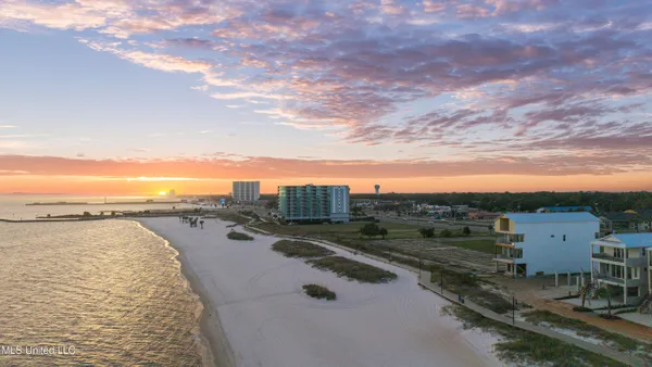 $1,998,000 | 1855 Beach Boulevard, Biloxi, MS 39531