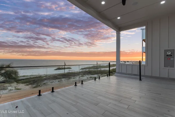 $1,998,000 | 1855 Beach Boulevard, Biloxi, MS 39531