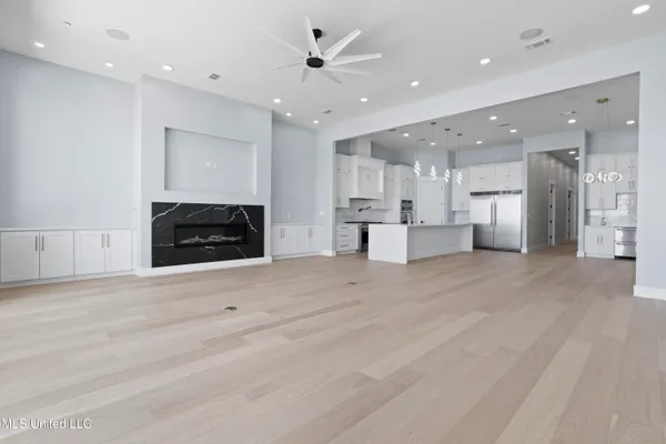 $1,998,000 | 1855 Beach Boulevard, Biloxi, MS 39531