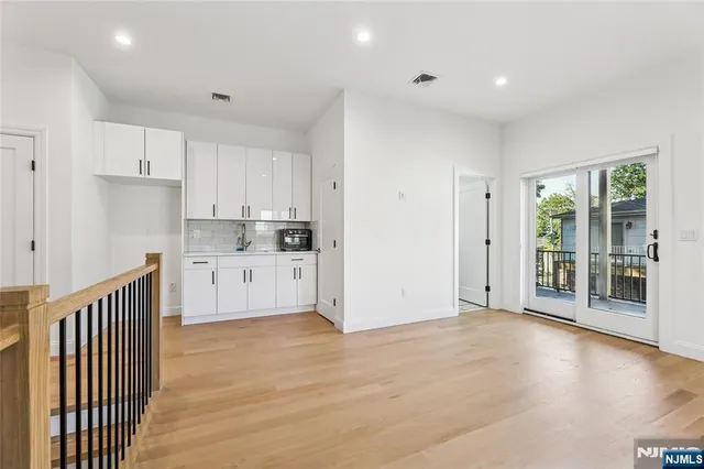 $6,500 | 309 B 7th Street, Unit 2, Palisades Park, NJ 07650