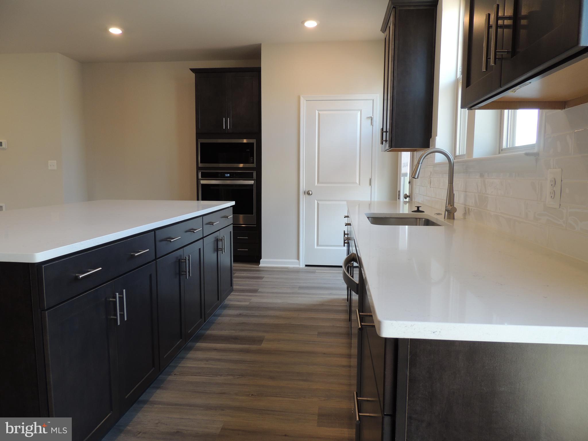 9520 Barnes Loop Manassas, VA 20110 - Photo 3 of 14