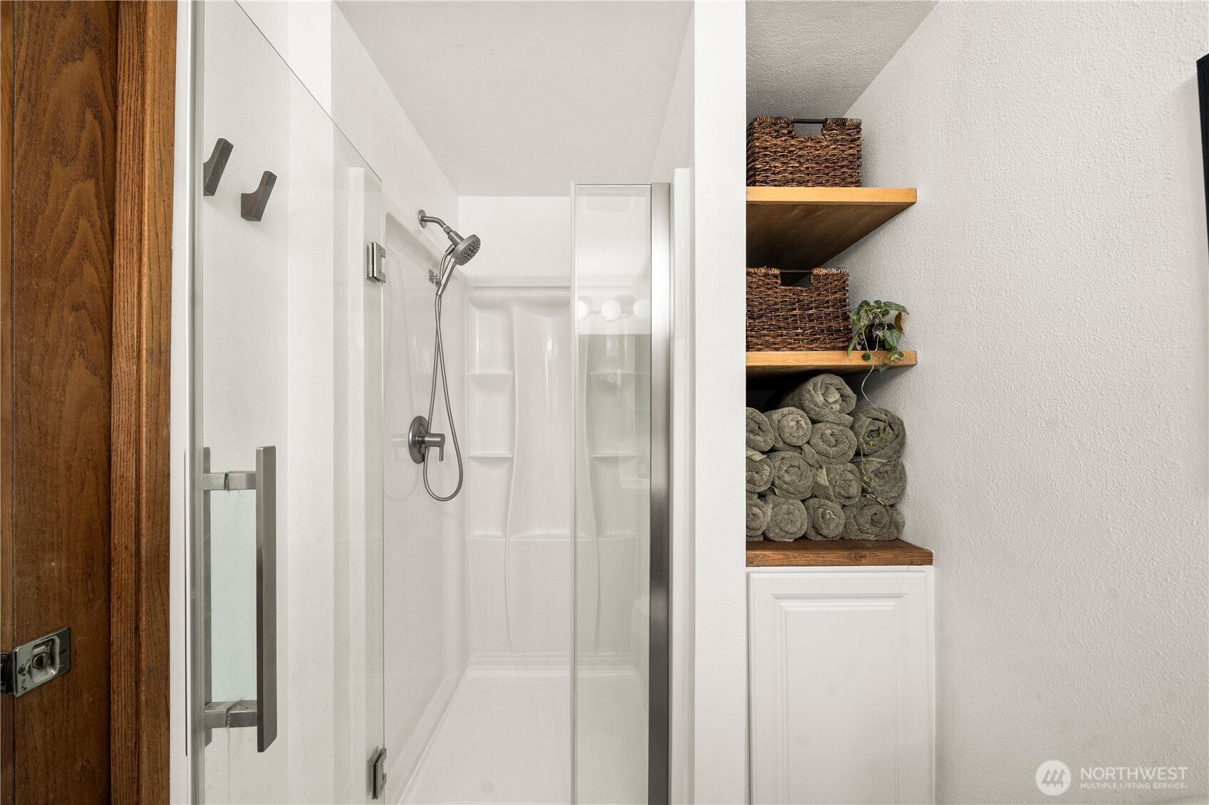 30024 2nd Avenue Southwest Federal Way, WA 98023 - Photo 18 of 40 a bathroom with a shower