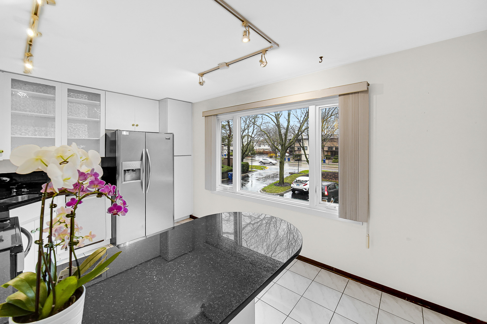 218 Charles Place Wilmette, IL 60091 - Photo 7 of 27