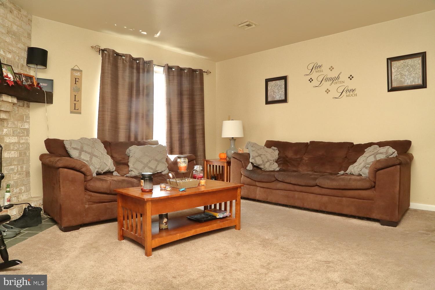 712 Amosite Road Elizabethtown, PA 17022 - Photo 4 of 18 Gallery Image 4
