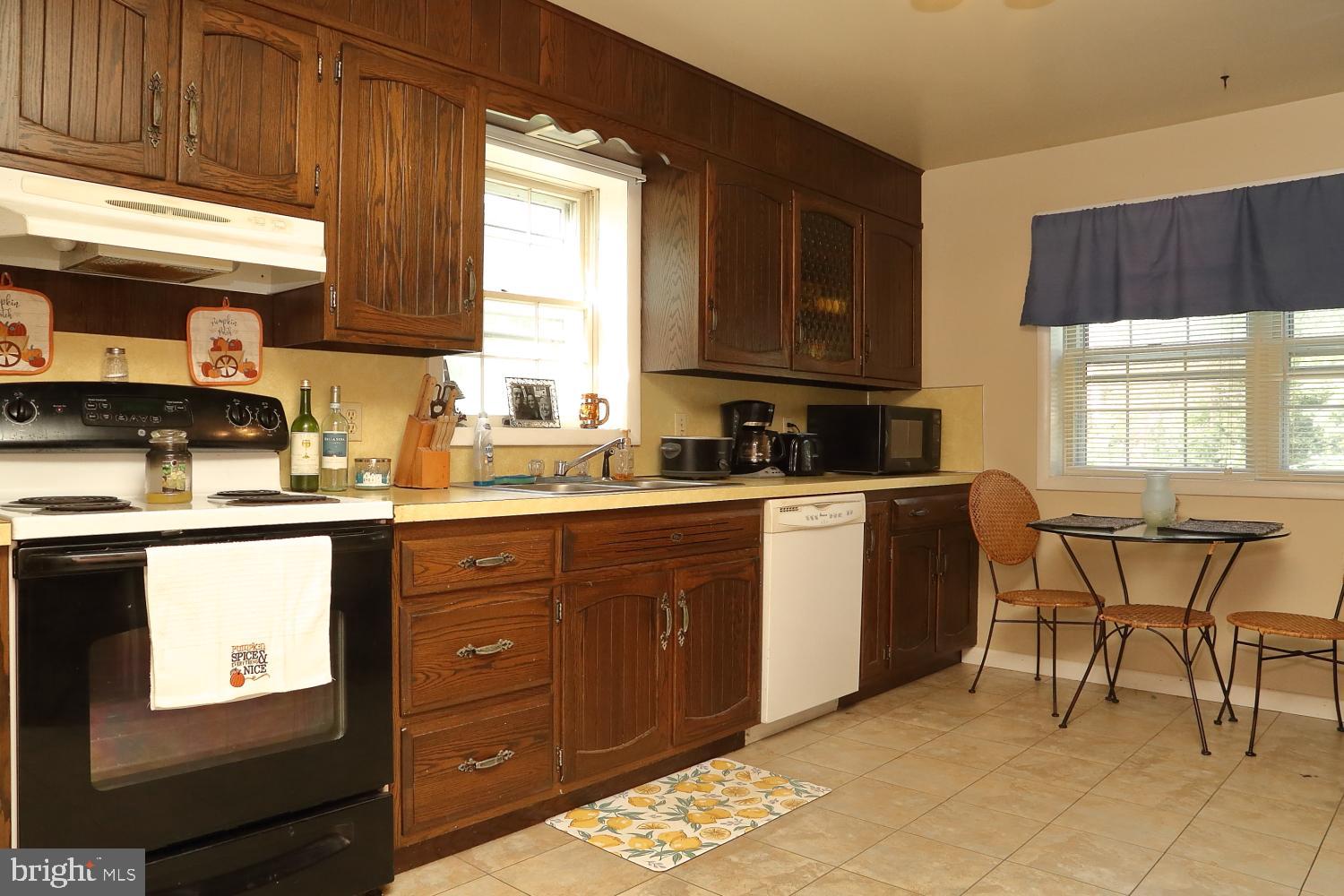 712 Amosite Road Elizabethtown, PA 17022 - Photo 6 of 18 Gallery Image 6