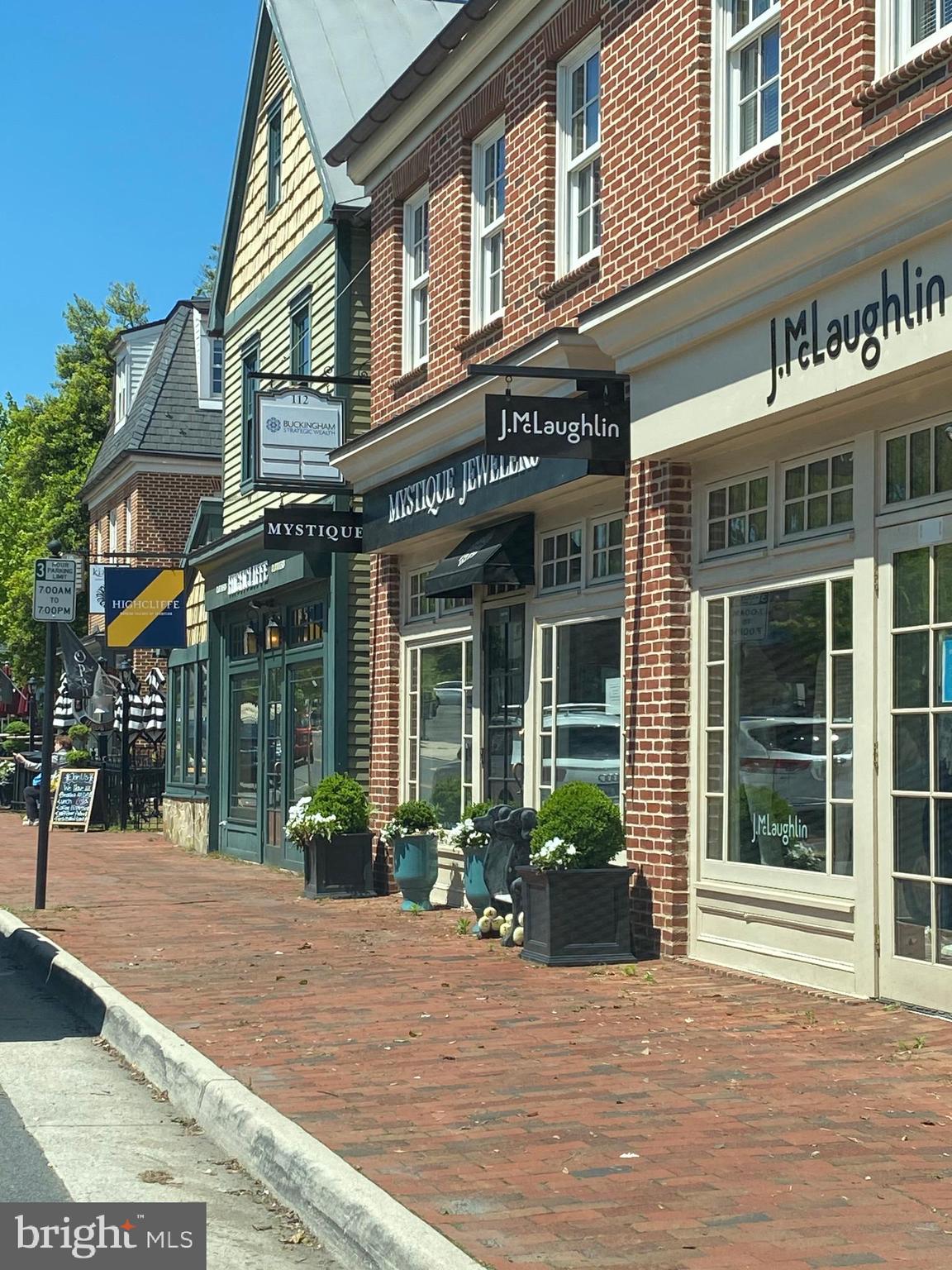 20814 Furr Road Round Hill, VA 20141 - Photo 29 of 41 Middleburg shops and dining