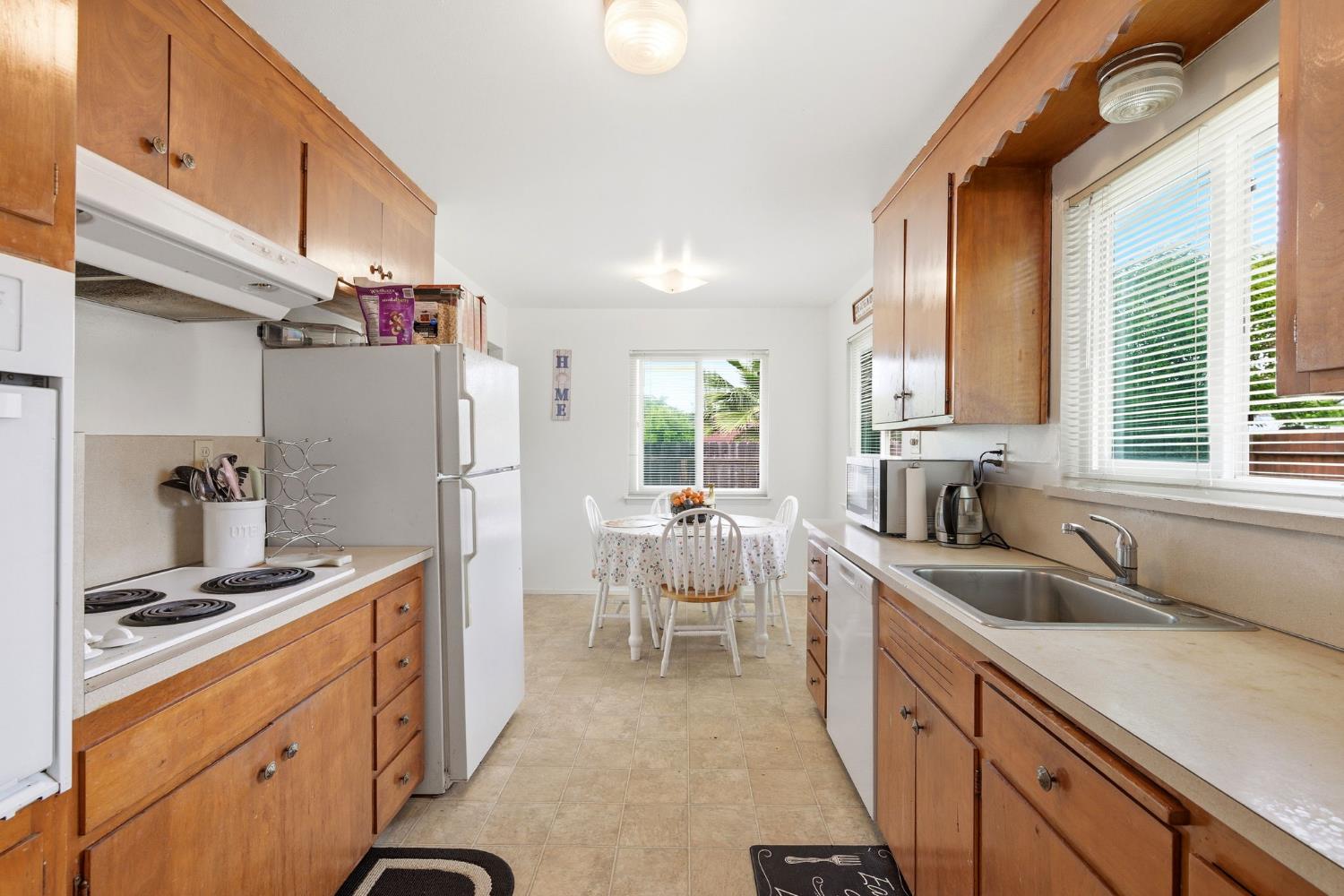3836 Dubac Way Sacramento, CA 95864 - Photo 11 of 37