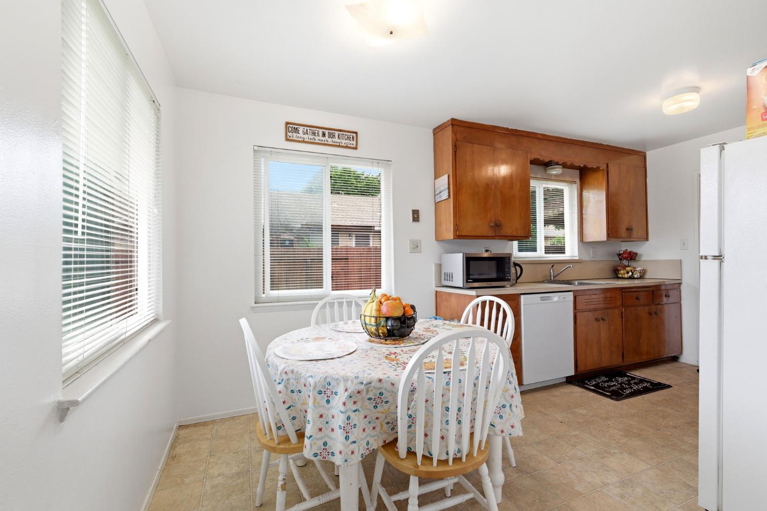3836 Dubac Way Sacramento, CA 95864 - Photo 9 of 37