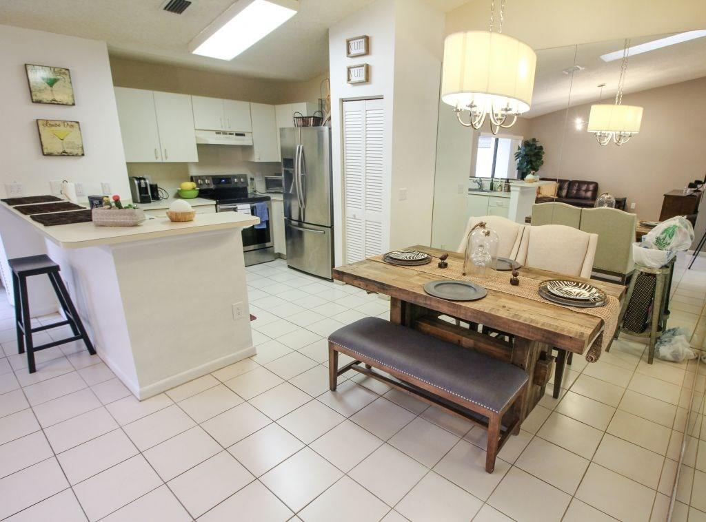 9095 Southwest 21st Court, Unit E Boca Raton, FL 33428 - Photo 3 of 22 Photo 3