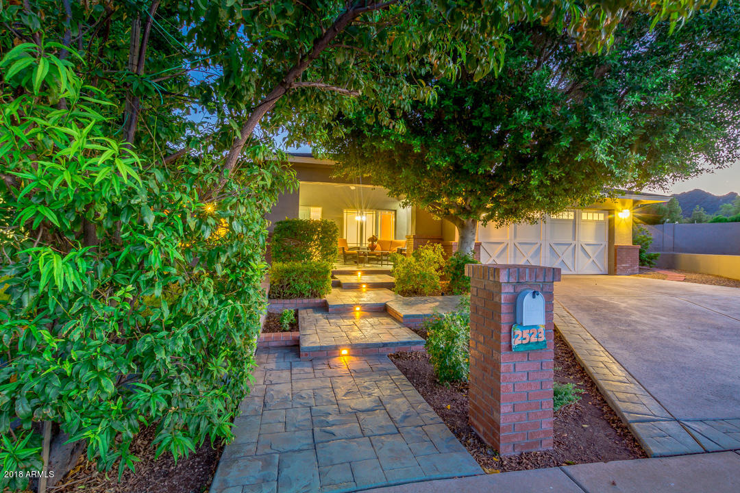 2523 East Cochise Road Phoenix, AZ 85028 - Photo 11 of 80 02-Cochise