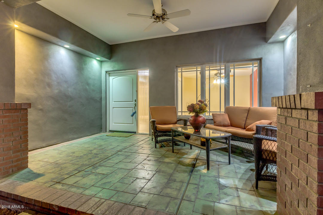 2523 East Cochise Road Phoenix, AZ 85028 - Photo 2 of 80 07-Cochise