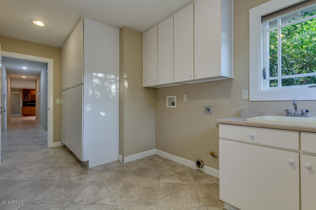 2523 East Cochise Road Phoenix, AZ 85028 - Photo 7 of 80 57-Cochise
