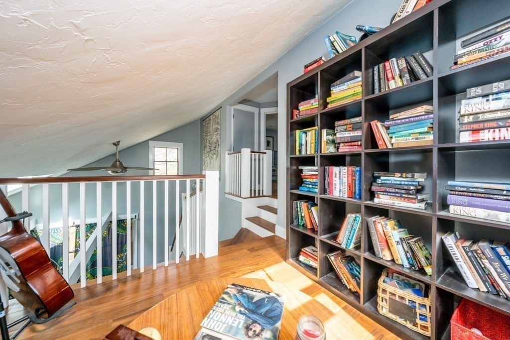 29 Thatcher Holway Road Barnstable, MA 02632 - Photo 19 of 25 Gallery Image 19