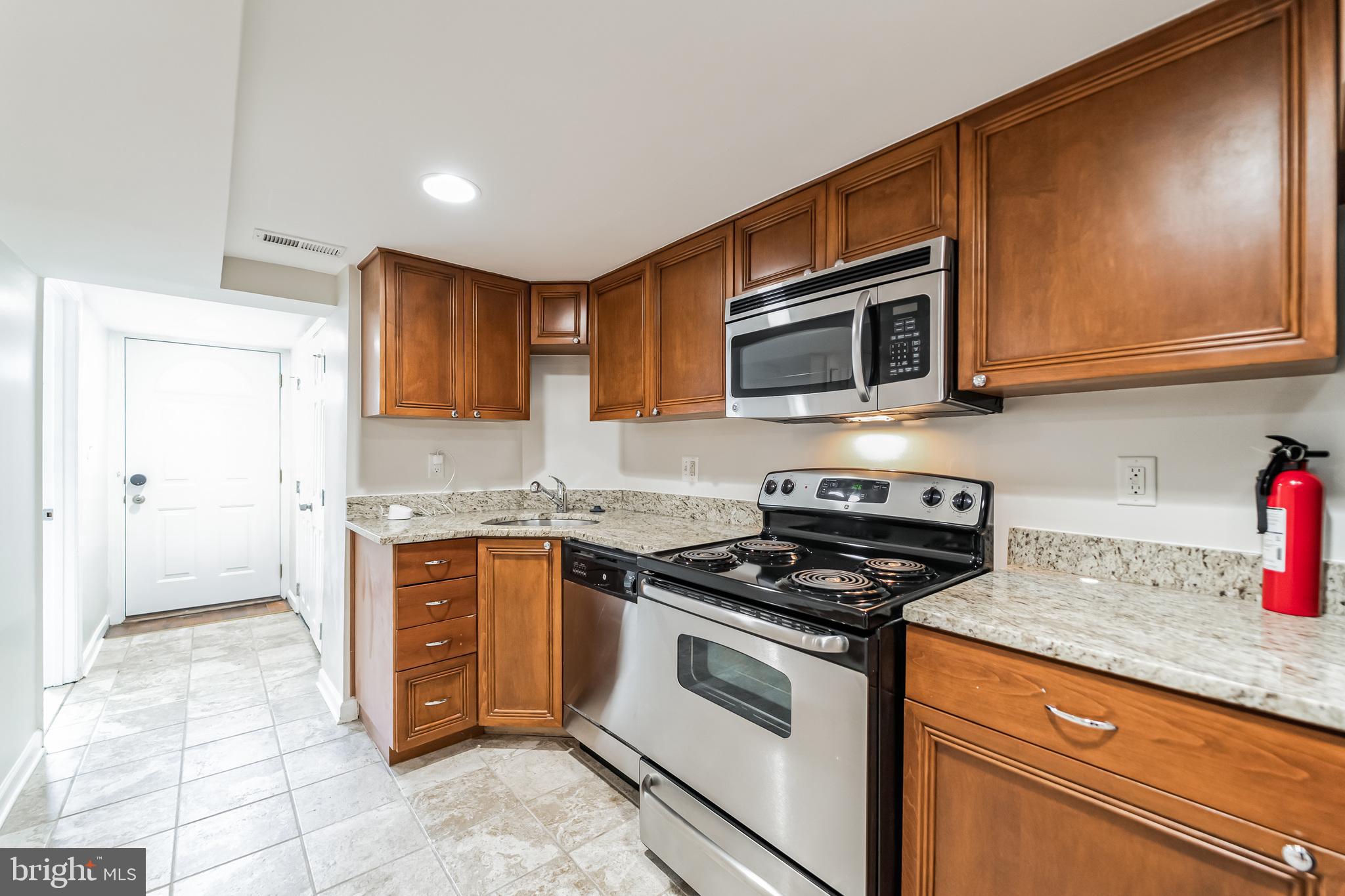 2411 North Capitol Street Northeast, Unit B Washington, DC 20002 - Photo 6 of 31
