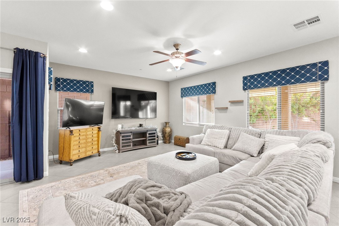 145 Strone Street Henderson, NV 89012 - Photo 10 of 64