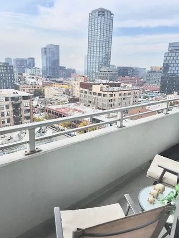 $389,900 | 737 West Washington Boulevard, Unit 1209, Chicago, IL 60661