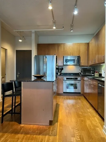 $389,900 | 737 West Washington Boulevard, Unit 1209, Chicago, IL 60661