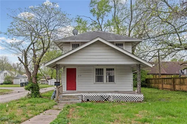 $107,000 | 210 East 12th Street, Ottawa, KS 66067
