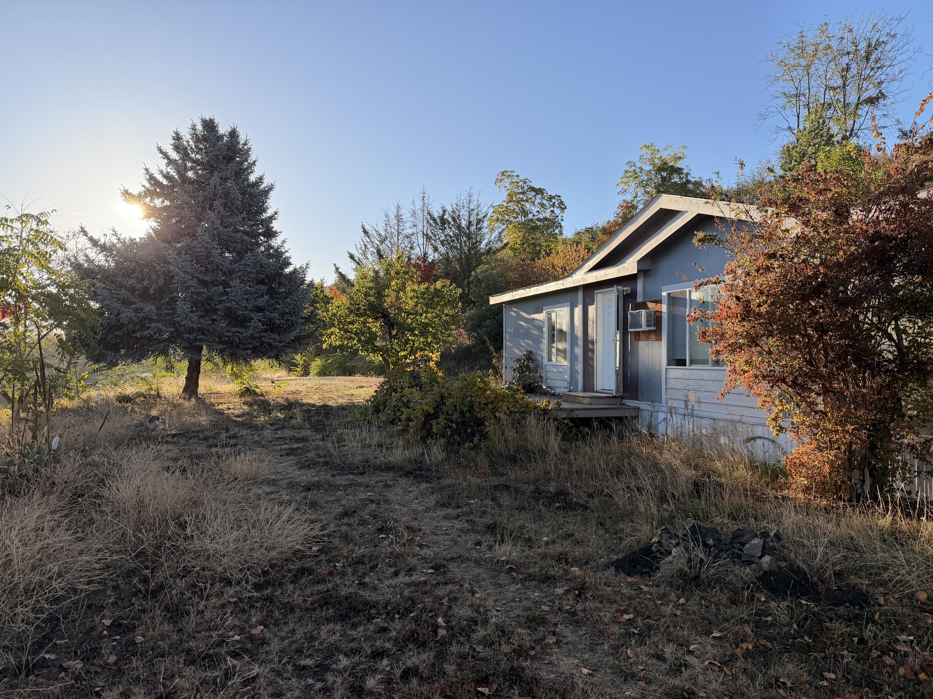 202 Pleasant View Talent, OR 97540 - Photo 44 of 65 Jerrys front