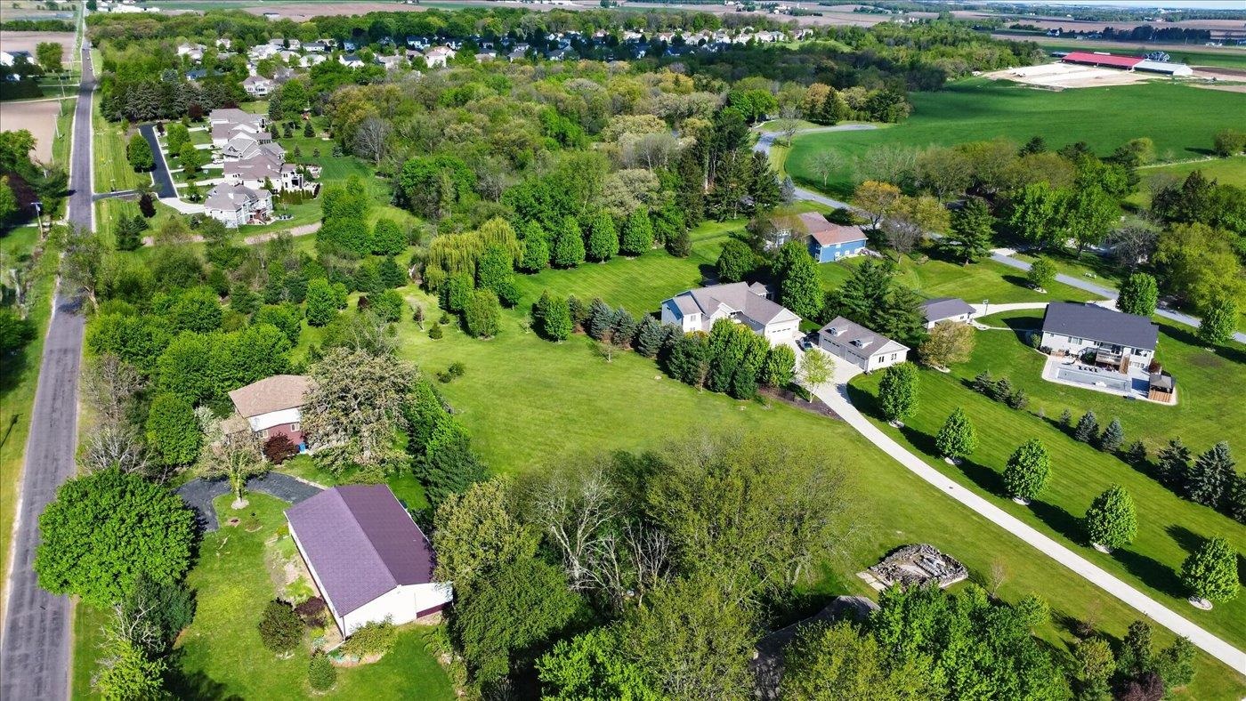 6415 South Windsor Prairie Road DeForest, WI 53532 - Photo 6 of 49