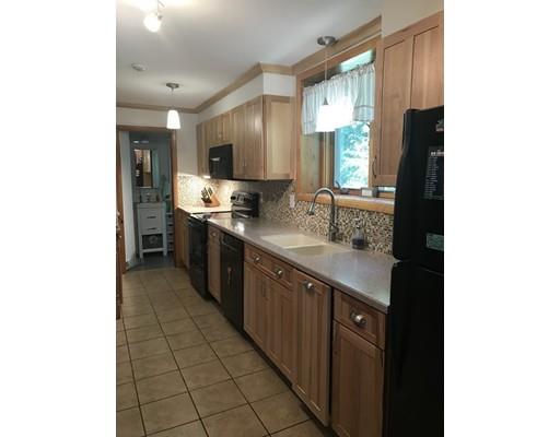 24 Richards Road Weymouth, MA 02189 - Photo 10 of 29 Gallery Image 10