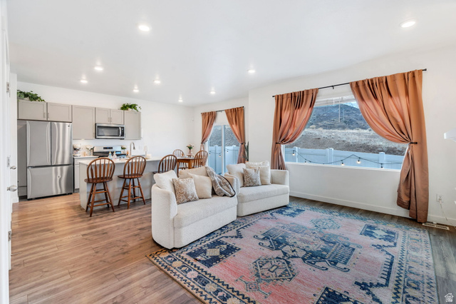 647 South Raintree Lane Santaquin, UT 84655 - Photo 4 of 25