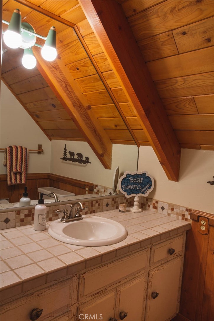 349 Castle Gate Road Lake Arrowhead, CA 92352 - Photo 38 of 77