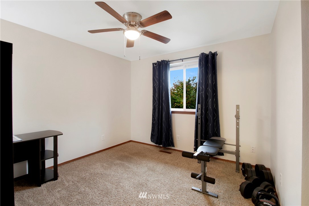 13937 Solberg Road Southeast Yelm, WA 98597 - Photo 15 of 31 Gallery Image 15