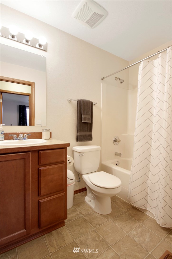 13937 Solberg Road Southeast Yelm, WA 98597 - Photo 17 of 31 Gallery Image 17