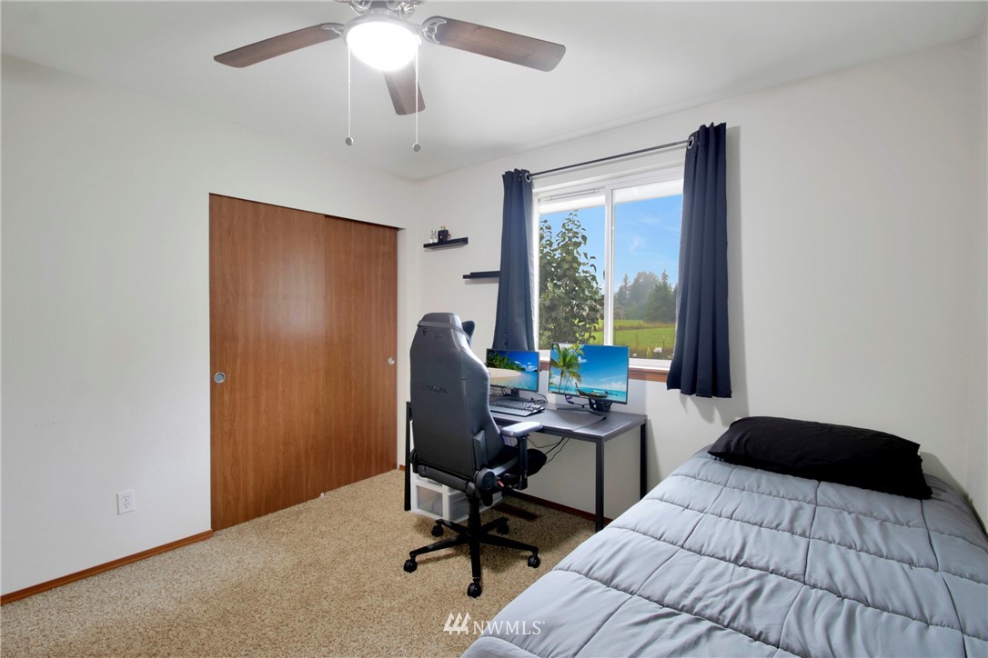 13937 Solberg Road Southeast Yelm, WA 98597 - Photo 18 of 31 Gallery Image 18