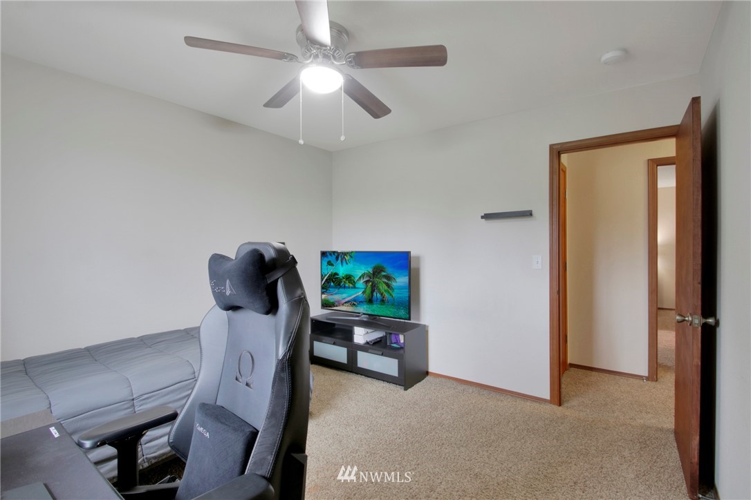 13937 Solberg Road Southeast Yelm, WA 98597 - Photo 19 of 31 Gallery Image 19