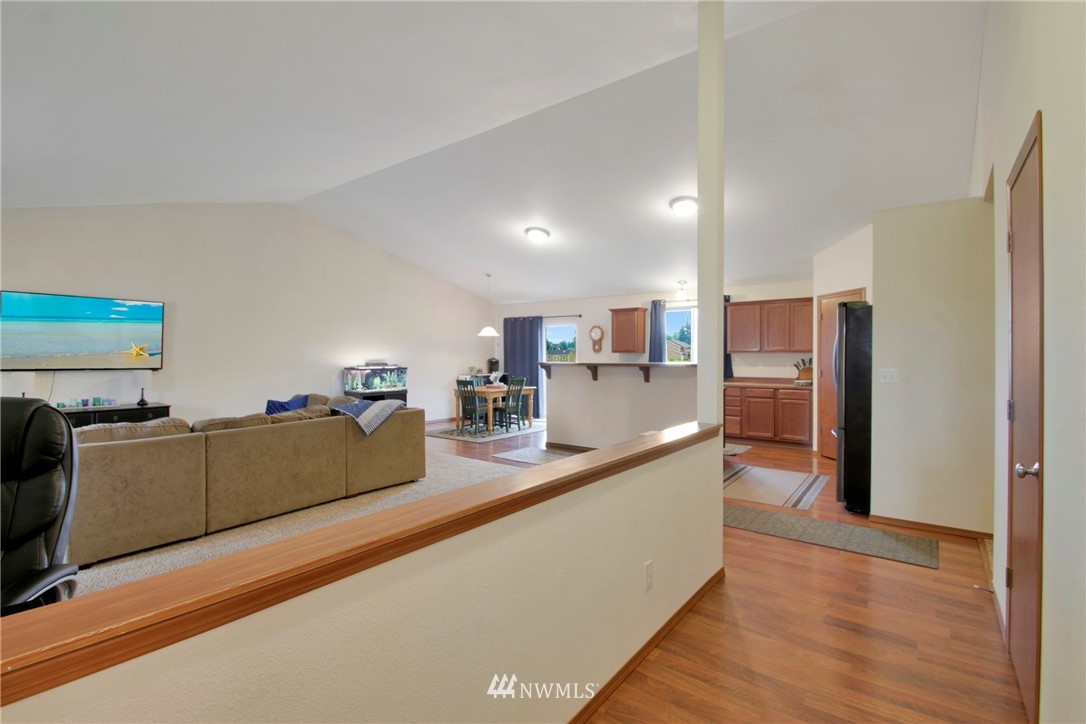 13937 Solberg Road Southeast Yelm, WA 98597 - Photo 4 of 31 Gallery Image 4