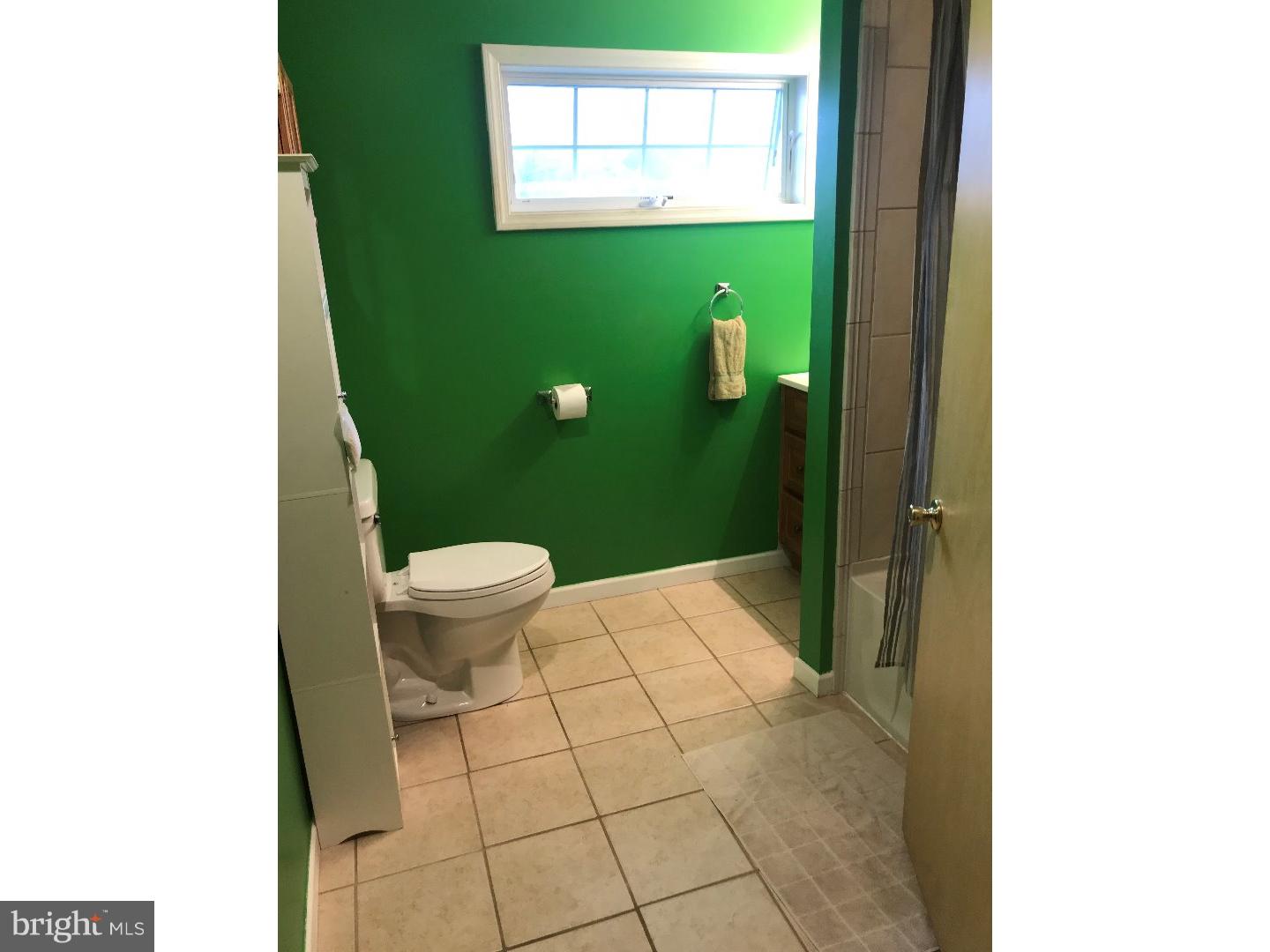 15 Gatewood Road Levittown, PA 19057 - Photo 22 of 25 Bathroom